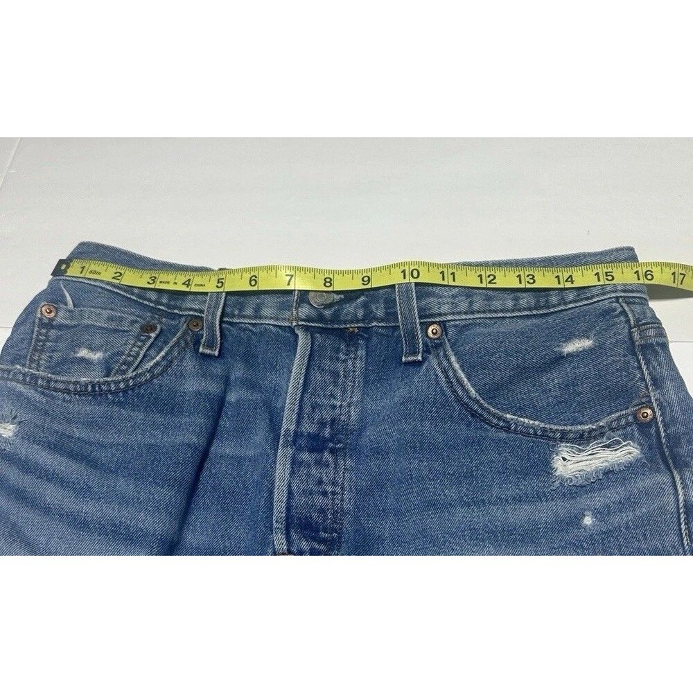 Women's Levi's 501 Button Fly Distressed Cut-Off Denim Shorts 32W 100% Cotton - Picture 5 of 7